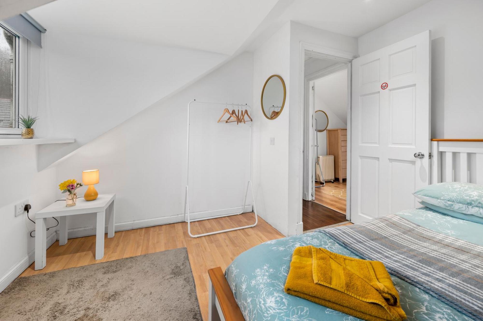 Beautiful 2br With Mccaigs Tower Views Apartment