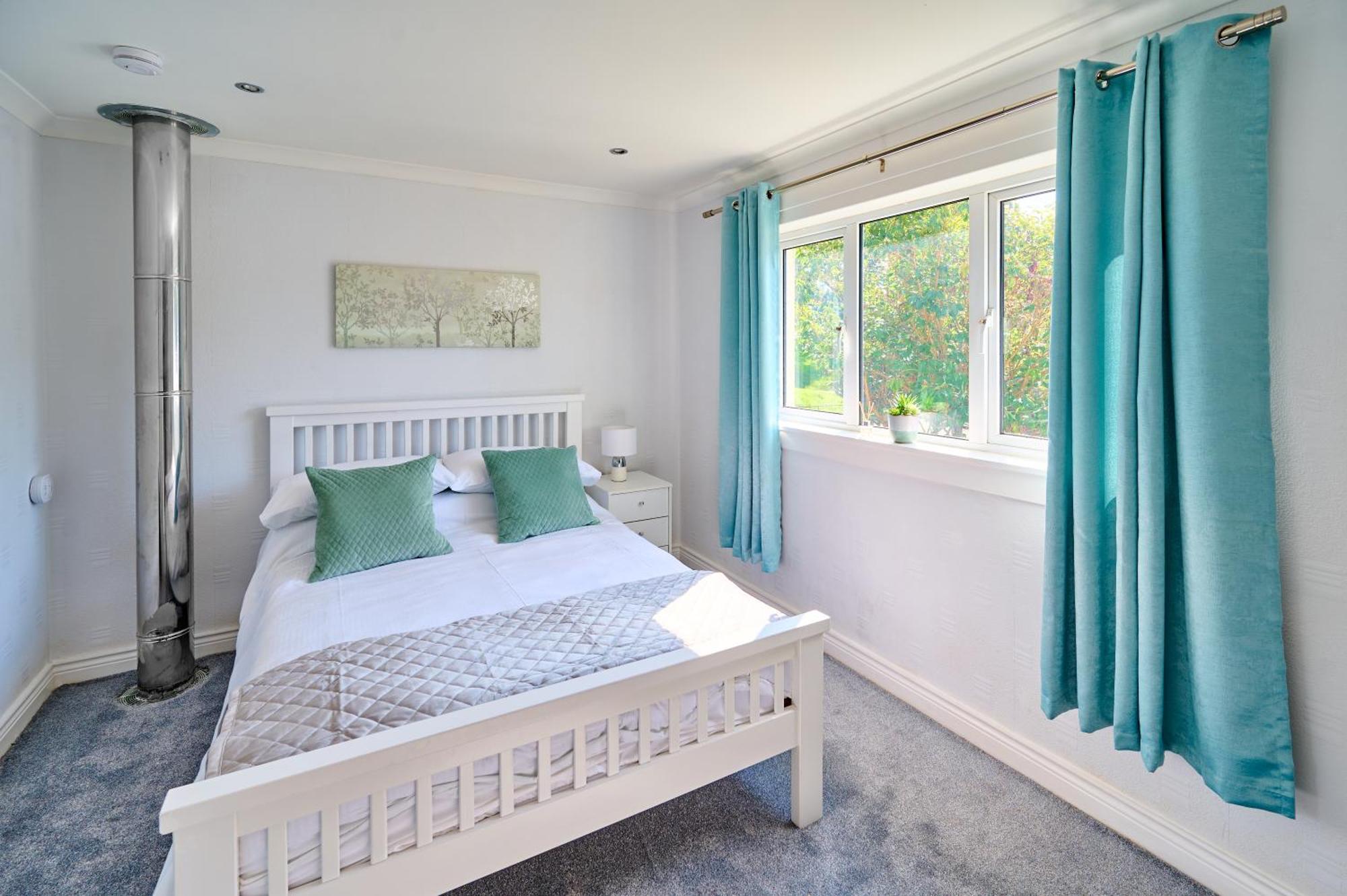 Charming 2bd House - Parking & Garden In Holiday home