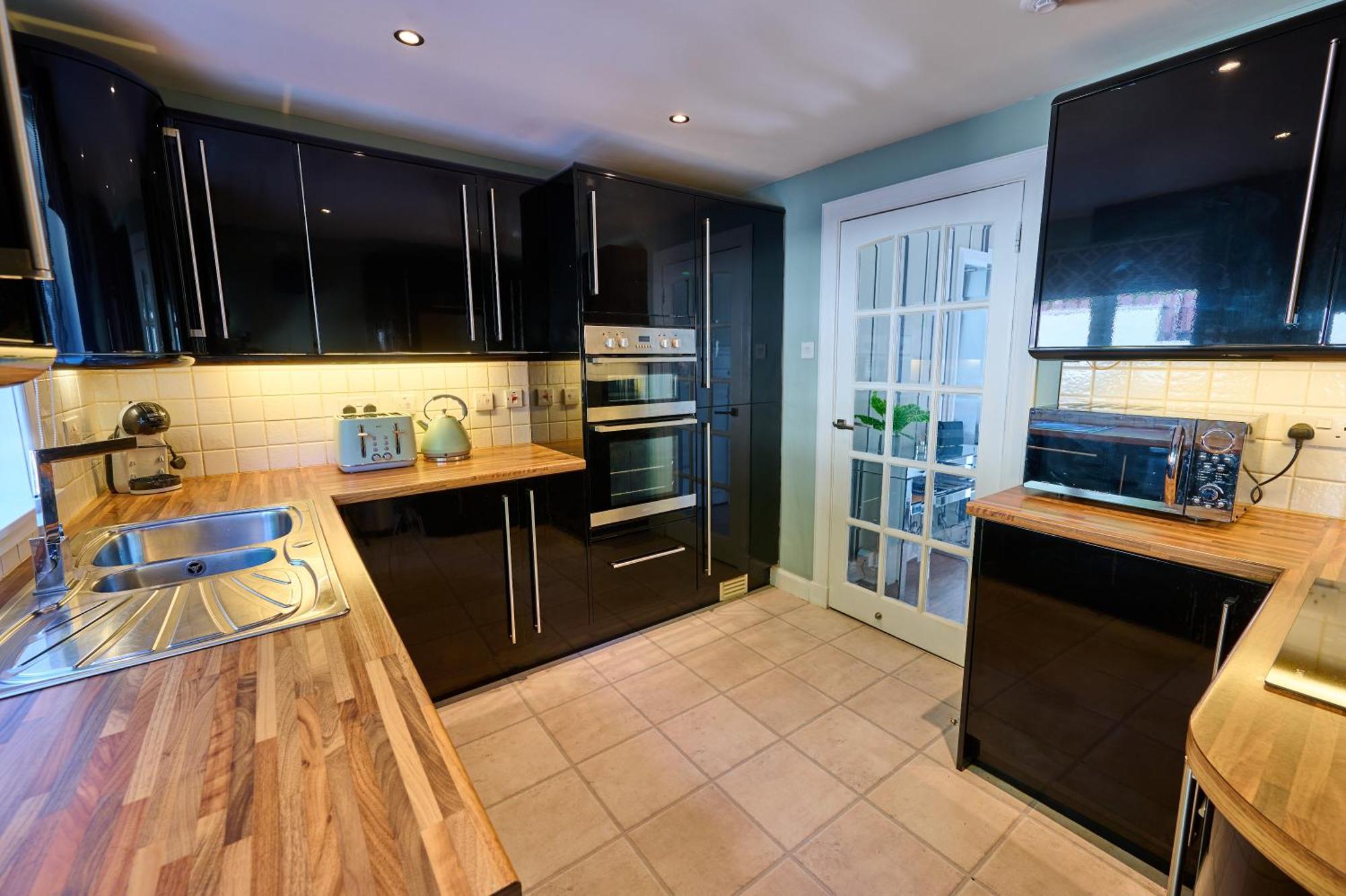 Holiday home Charming 2bd House - Parking & Garden In