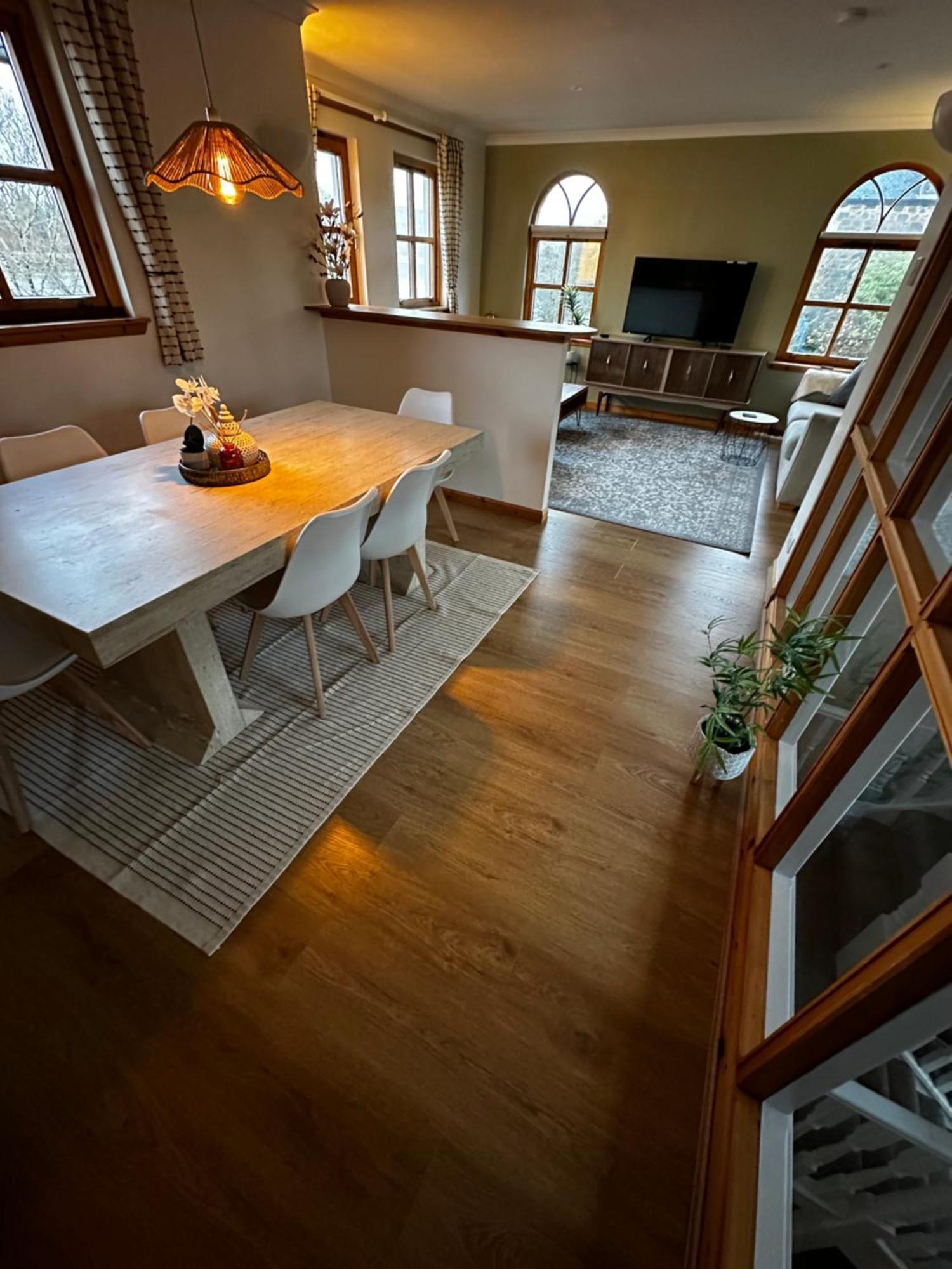 Lochedge House *