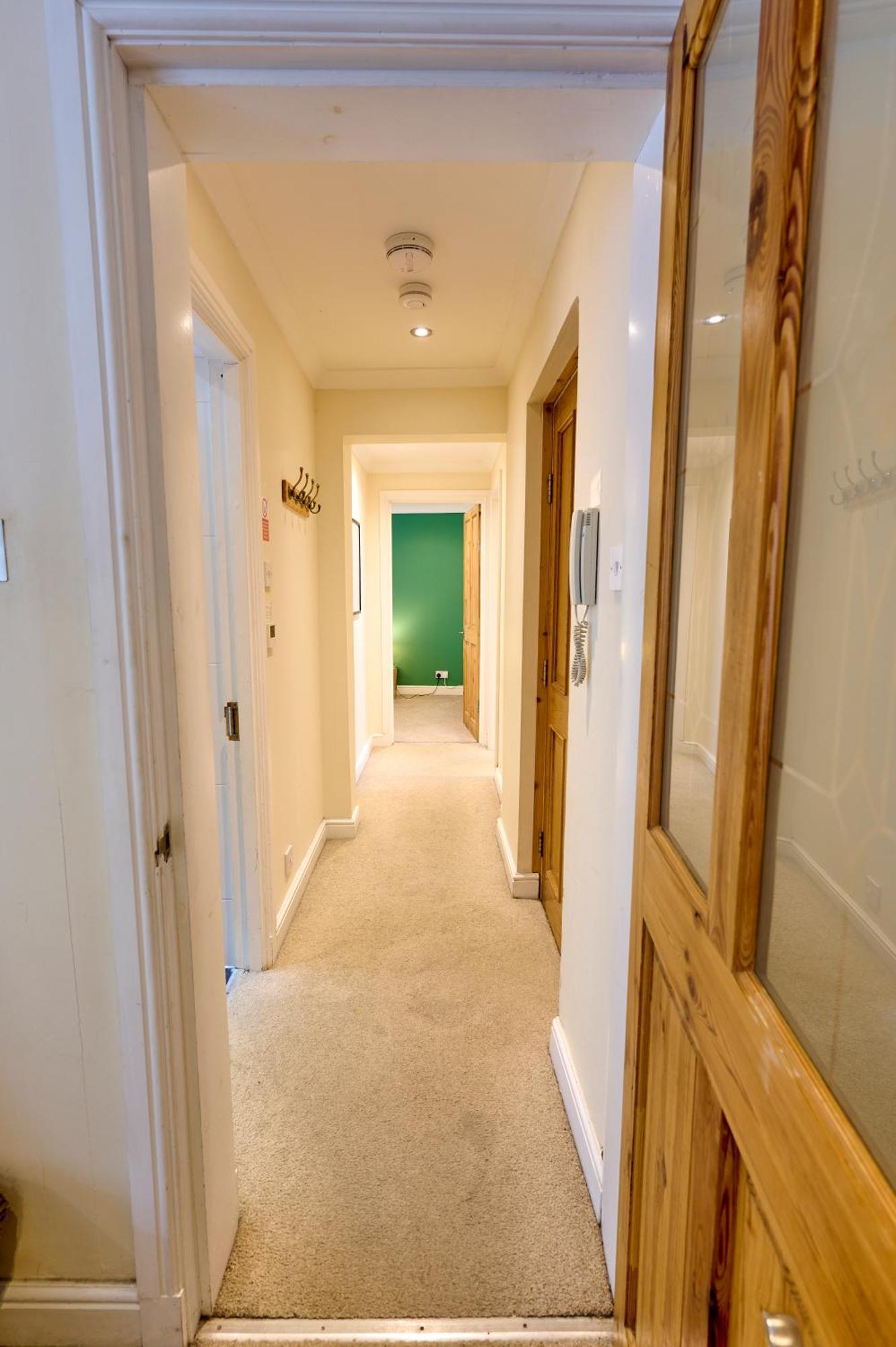Apartment On Main St- Harbour Views *