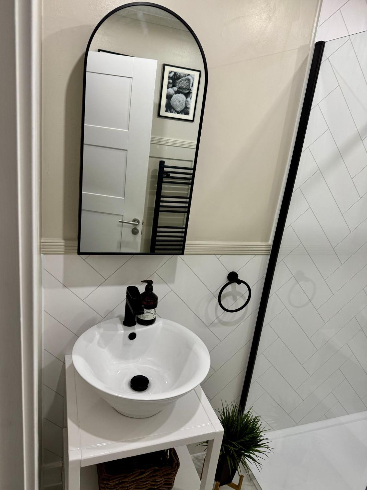 Apartment Holly - 2 X Kingsize Bedrooms With Private Entrance And Free Parking-new Shower Oban