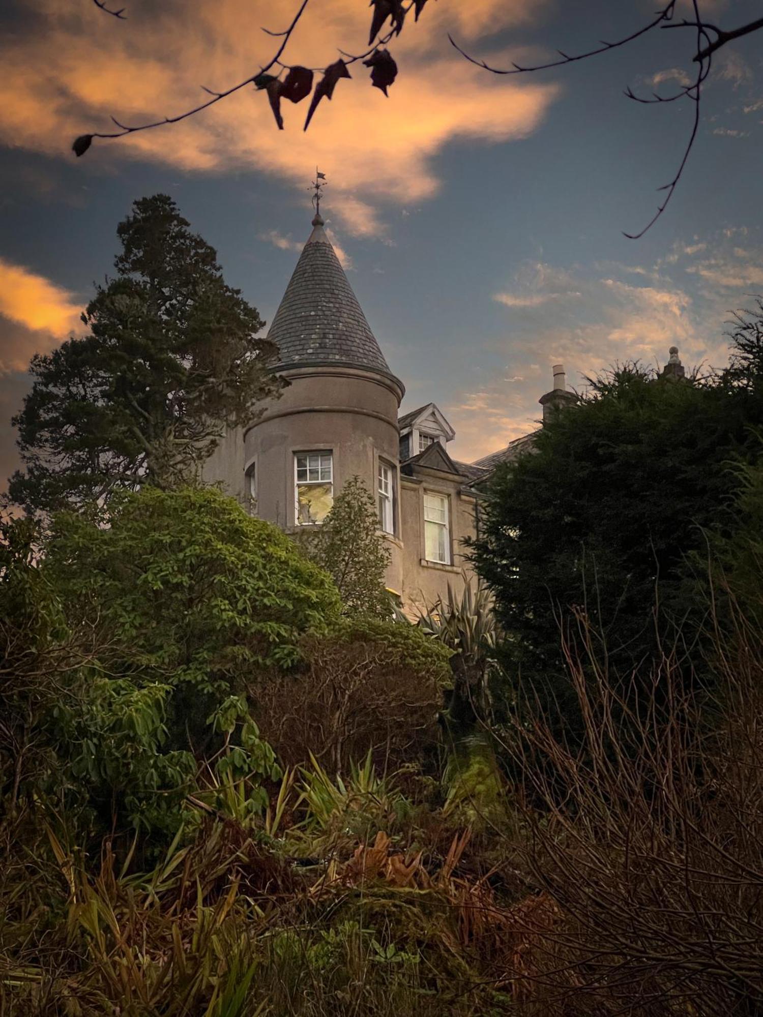 Glencruitten House Guest house