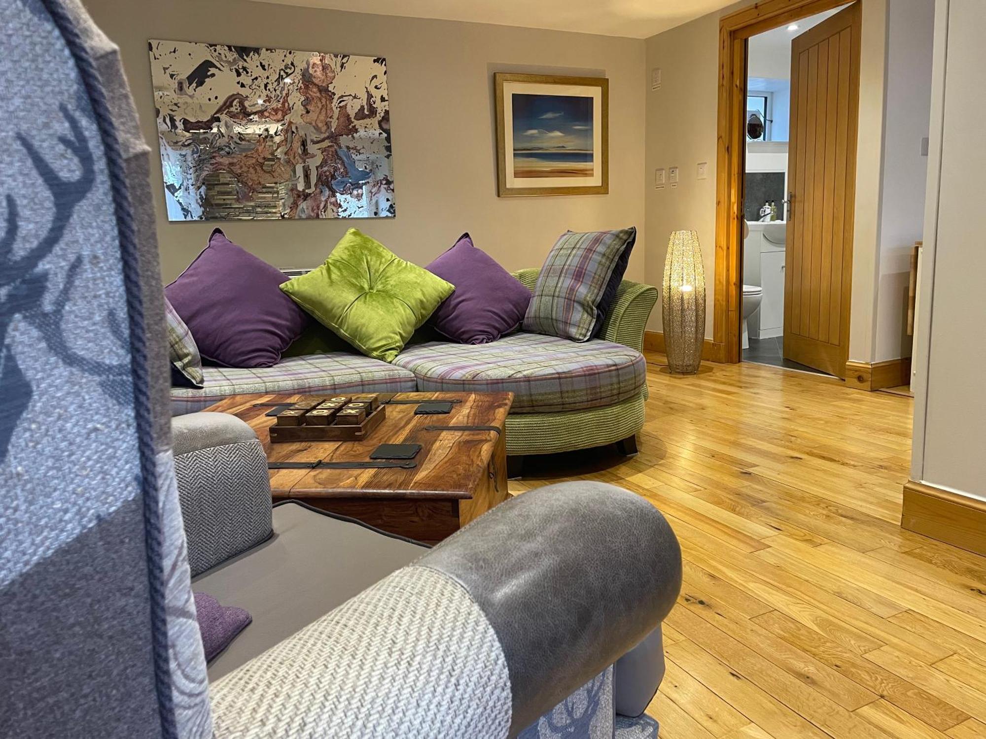 Apartment The Mews 2 Bedroom With Private Parking *