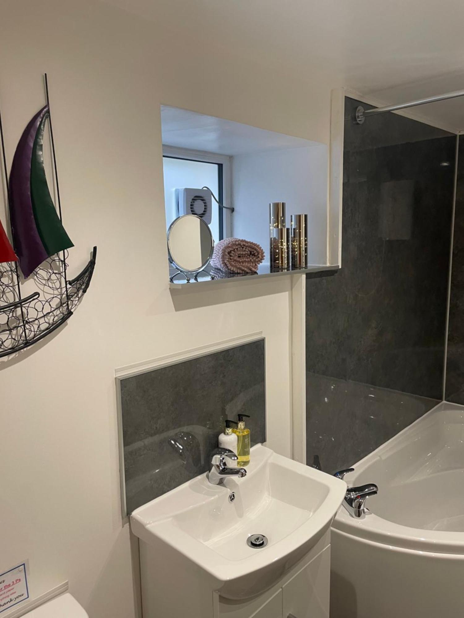 The Mews 2 Bedroom With Private Parking Apartment Oban