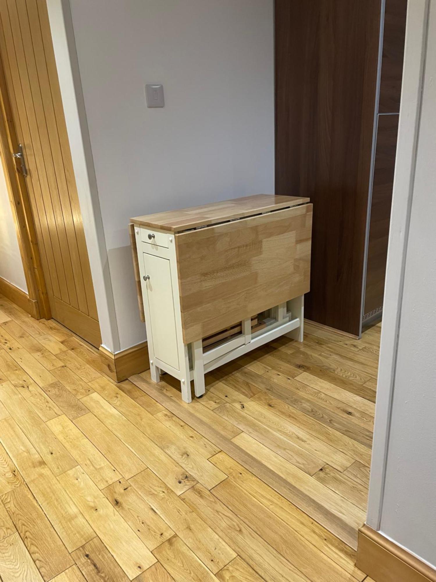 Apartment The Mews 2 Bedroom With Private Parking *