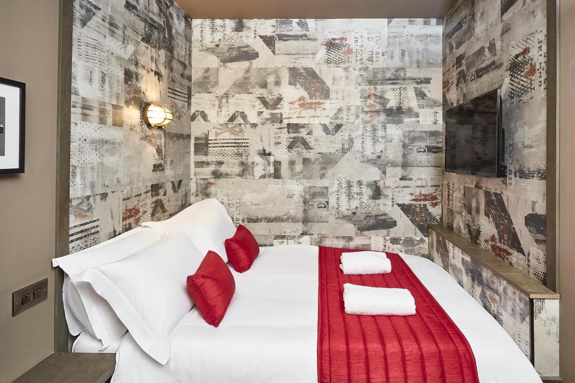 Capsule hotel The Pier *