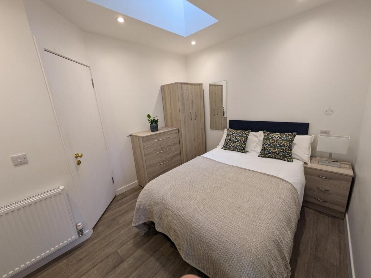 Halls Apartment *