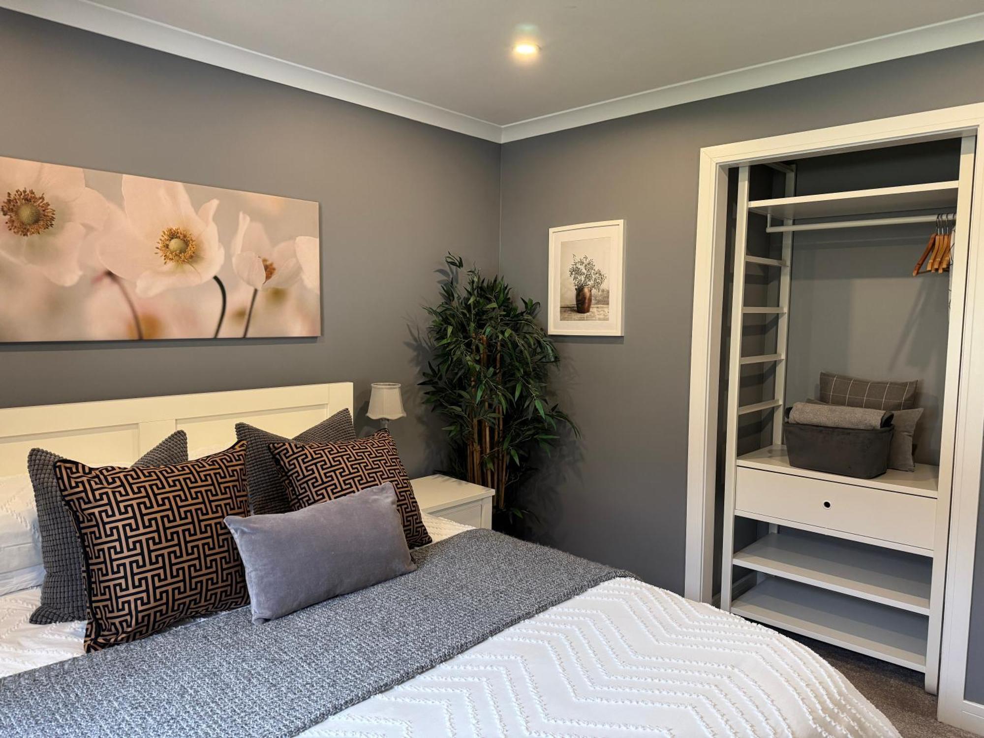 Apartment Holly - 2 X Kingsize Bedrooms With Private Entrance And Free Parking-new Shower