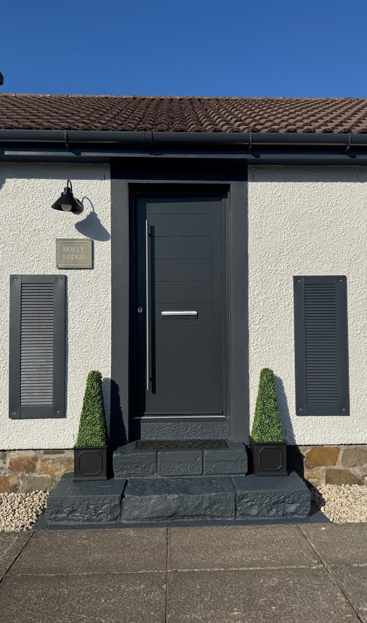 Apartment Holly - 2 X Kingsize Bedrooms With Private Entrance And Free Parking-new Shower Oban