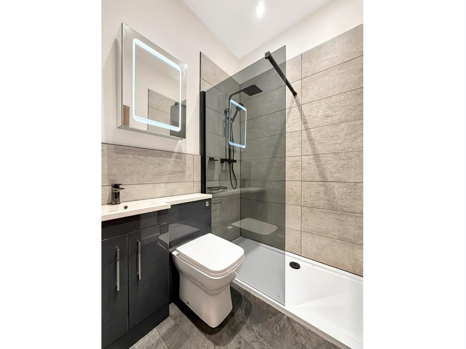 2 Bedroom, Newly-renovated, Comfortable Town Centre Apartment! Apartment Oban