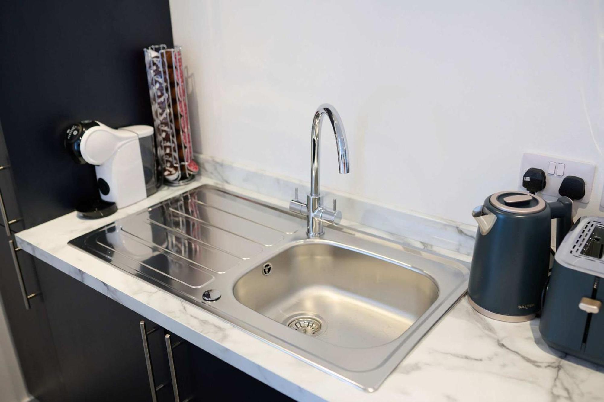 Apartment New! Modern & 1br Flat With Sky Tv