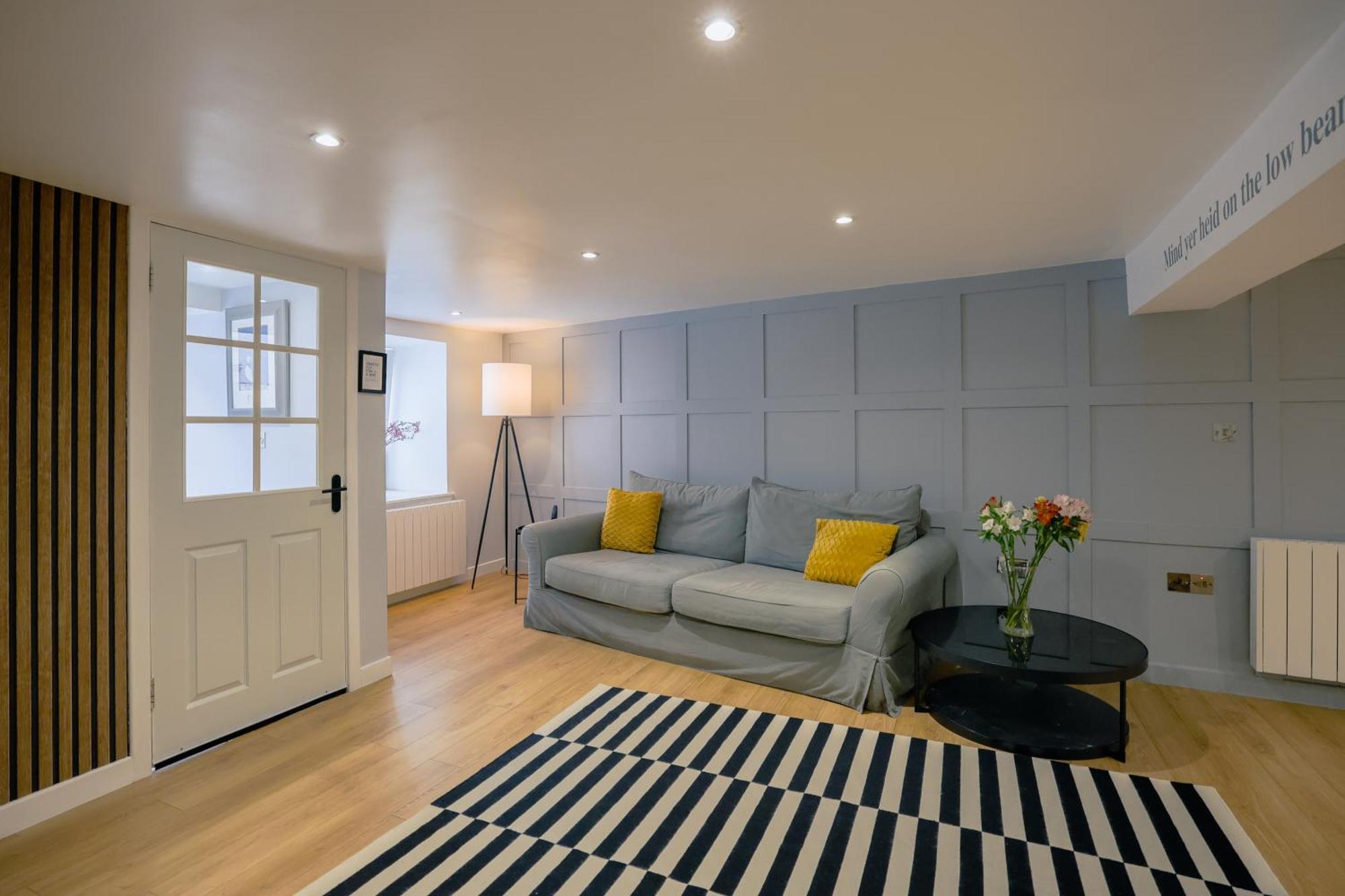Apartment 5 *