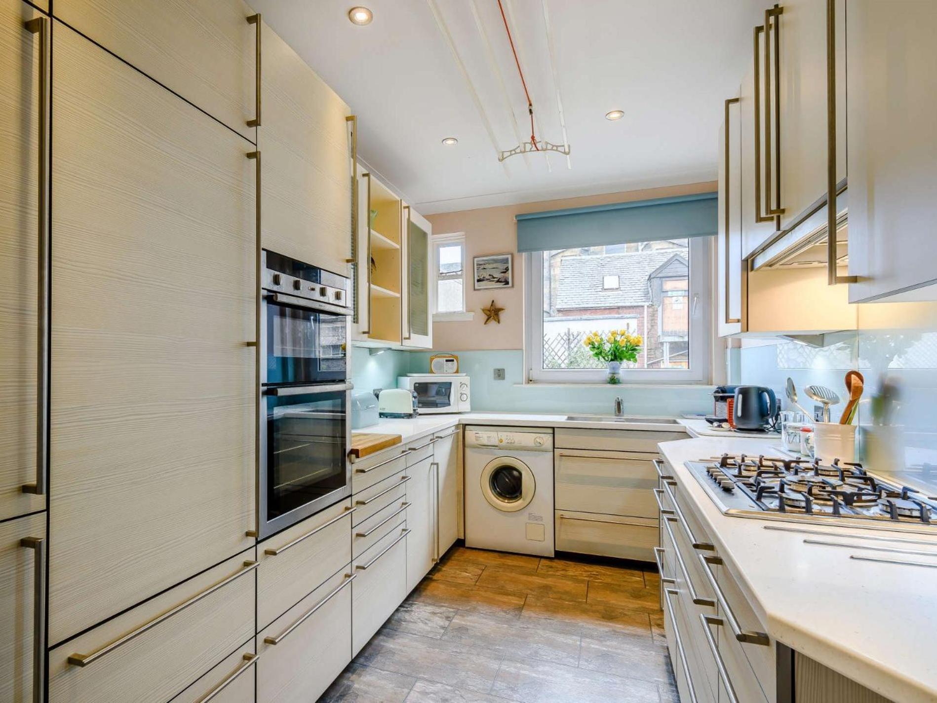 Apartment 3 Bed In 86398 Oban