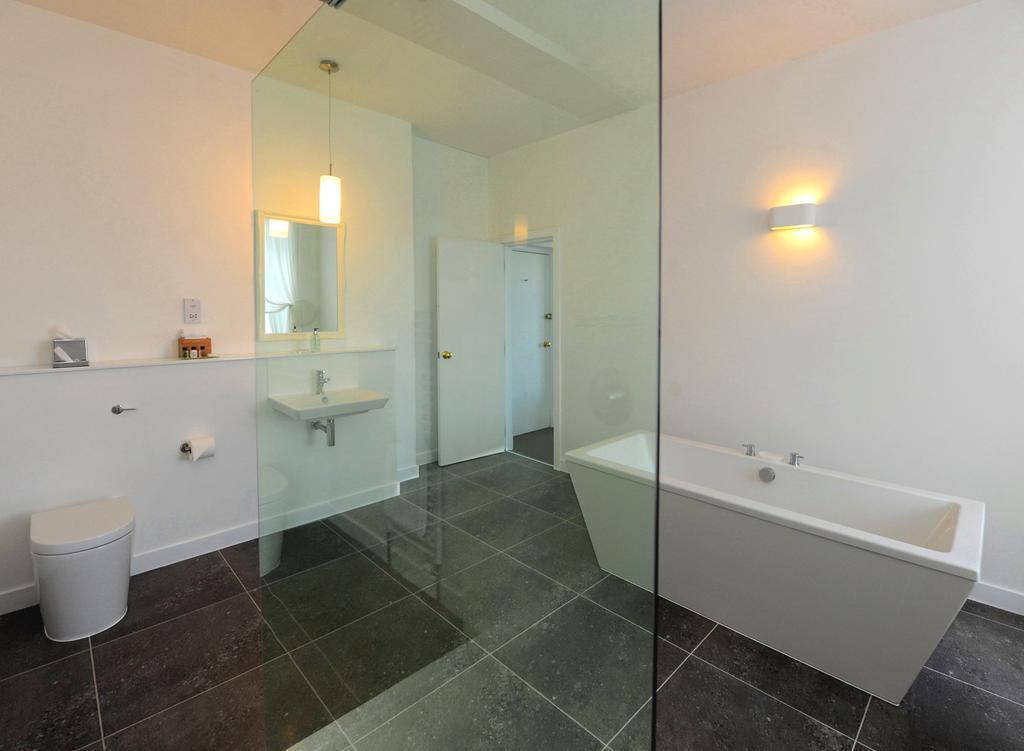 Bed & Breakfast Greystones 4*