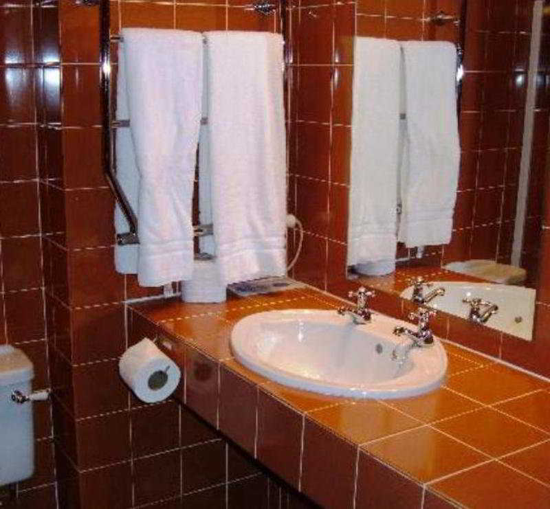 Hotel Knipoch House 4*