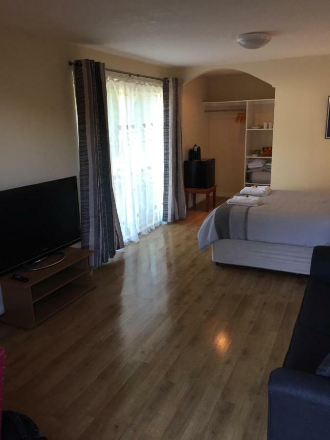 Soroba House Hotel *