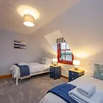 Seabank Lochside Farmhouse