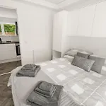 Beautiful 1 Bedroom Apt With Private Patio And Free Parking