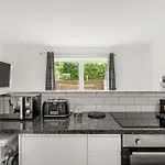 Beautiful 1 Bedroom Apt With Private Patio And Free Parking