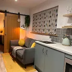 Glenshee Annexe, Oban.