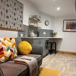Glenshee Annexe, Oban.
