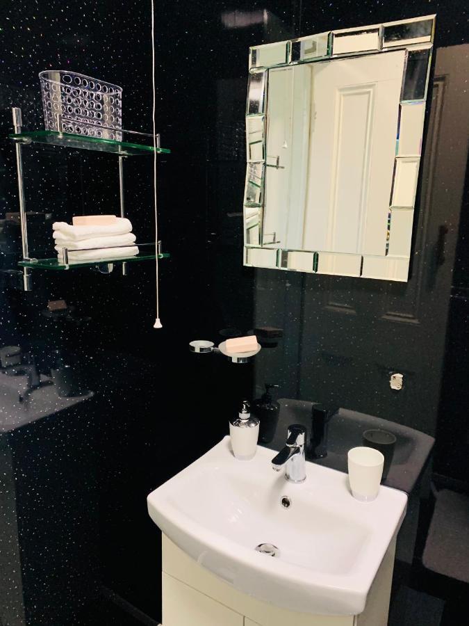 The Little Bay - Town Centre Flat, *
