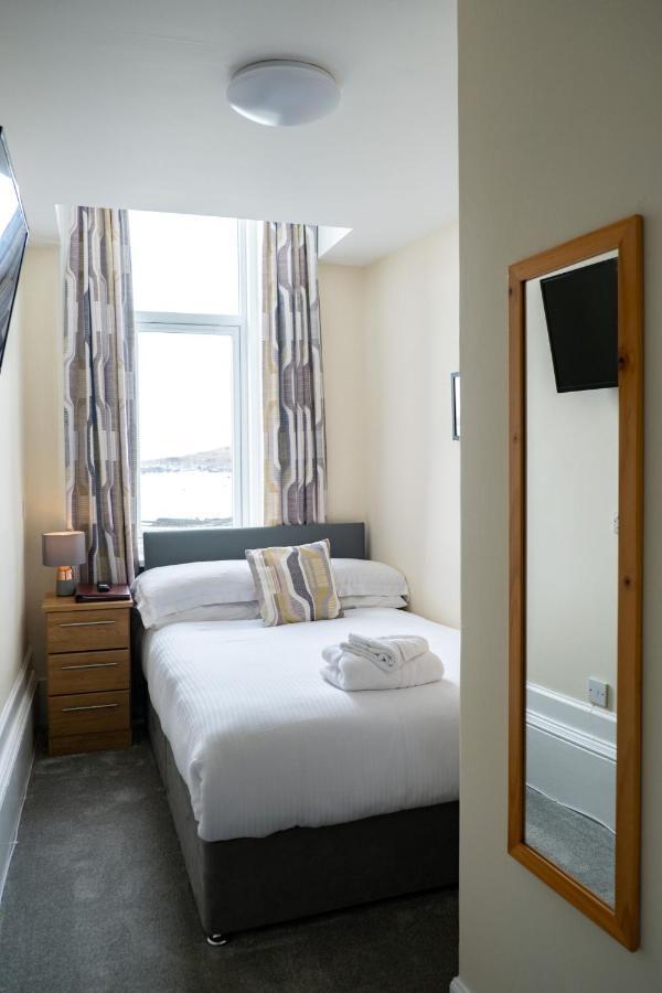 Guest house Corran House