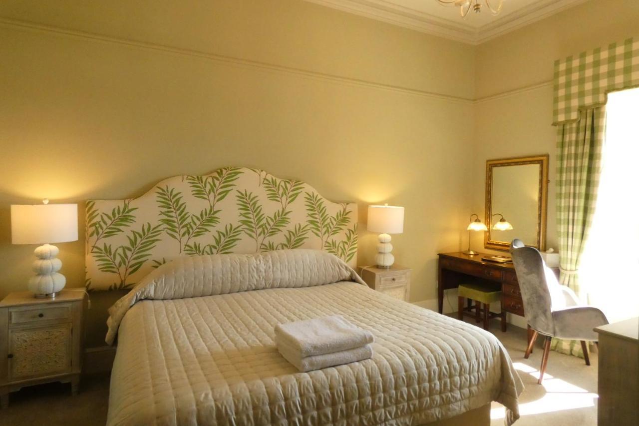 Dungallan Country house *