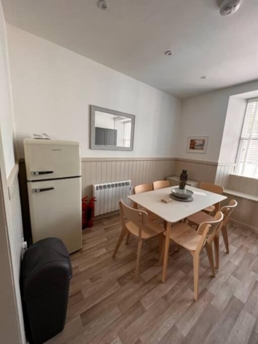 73 George Street. 2 *