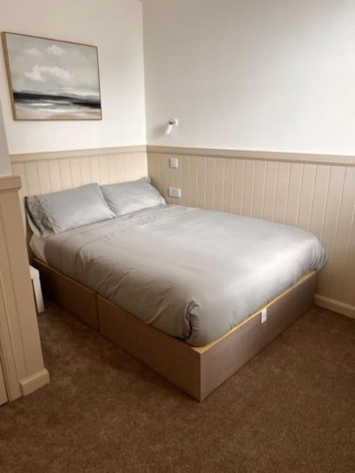 73 George Street. 2 * Oban