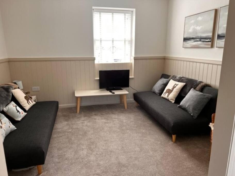 73 George Street. 2 Oban
