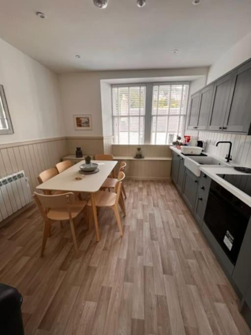 73 George Street. 2 Apartment Oban