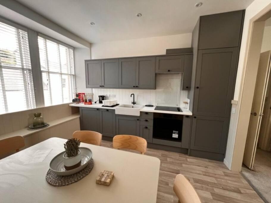73 George Street. 2 *