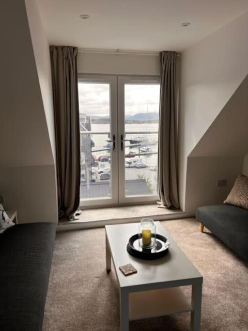 73 George Street. 3 *