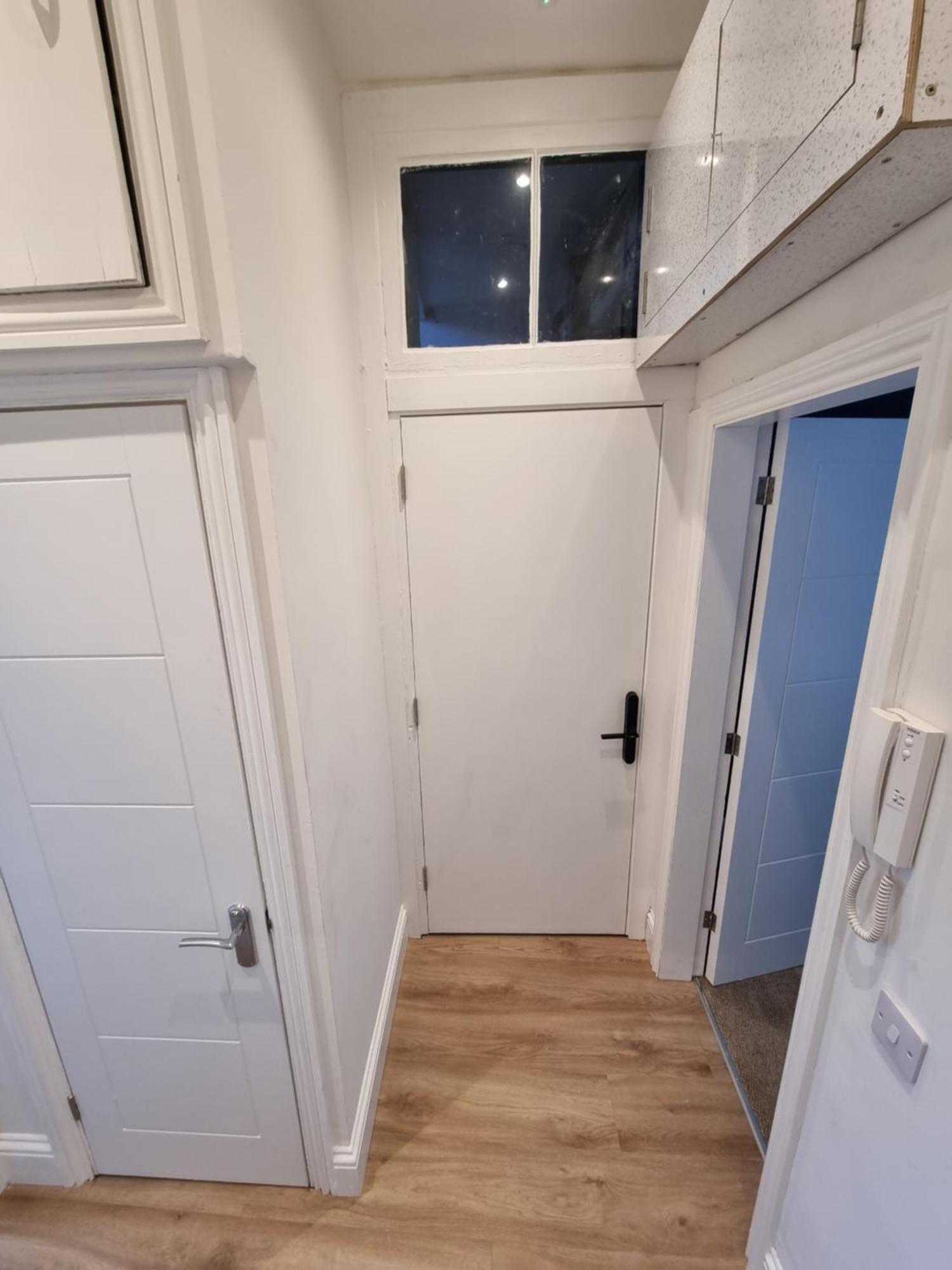 The Rail & Ferry Den Apartment *