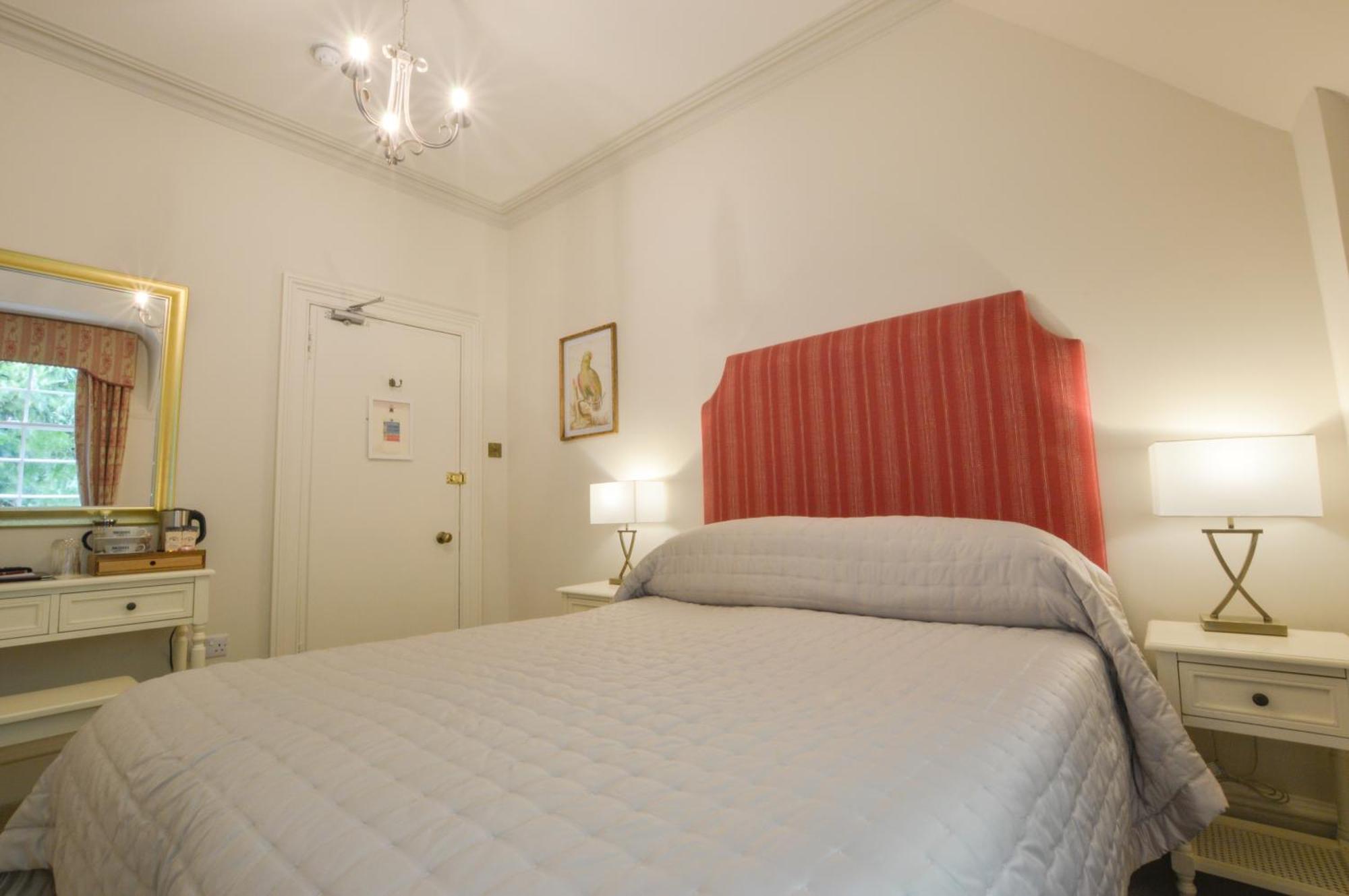 Dungallan Country house *