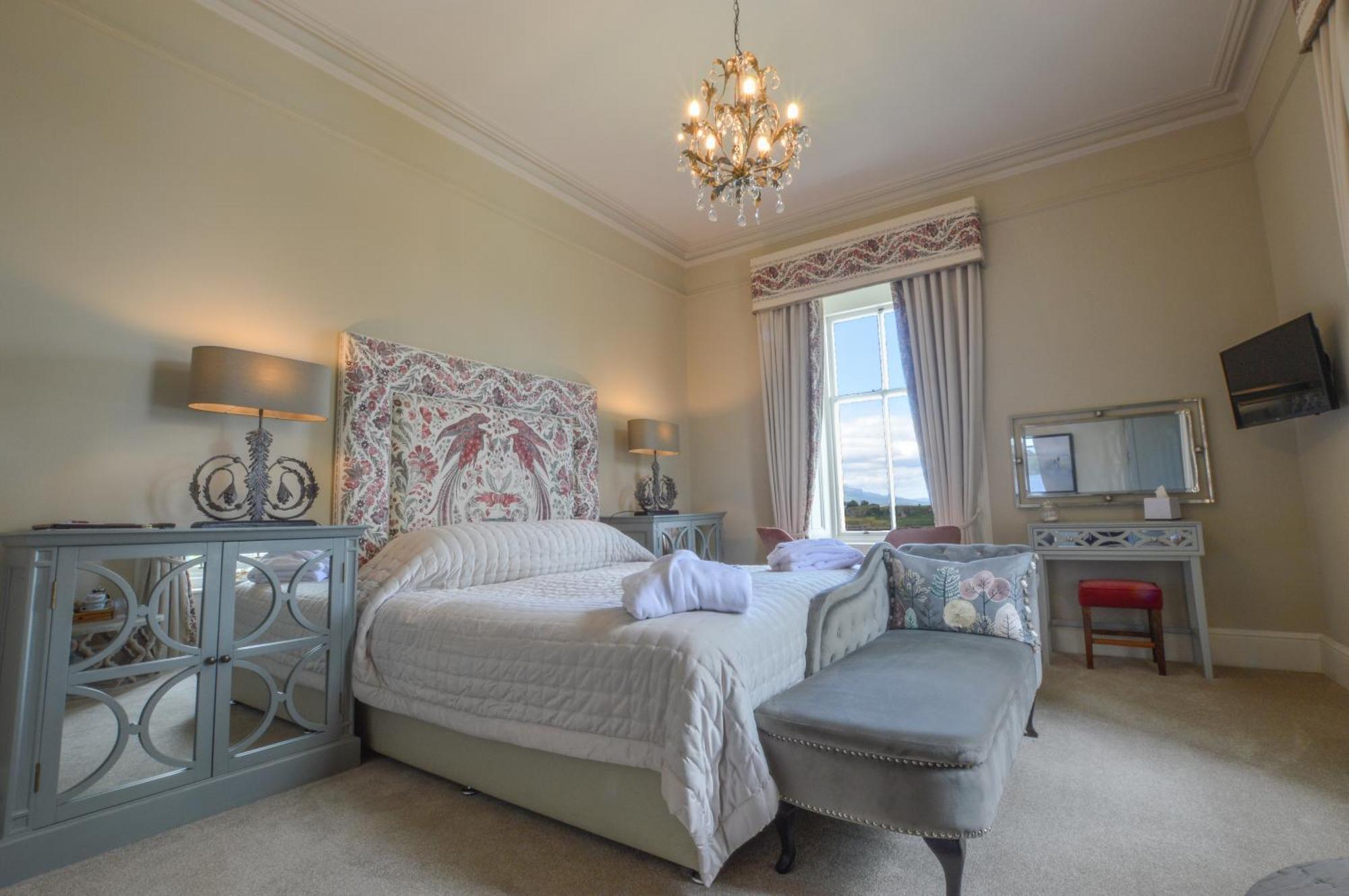Dungallan Country house