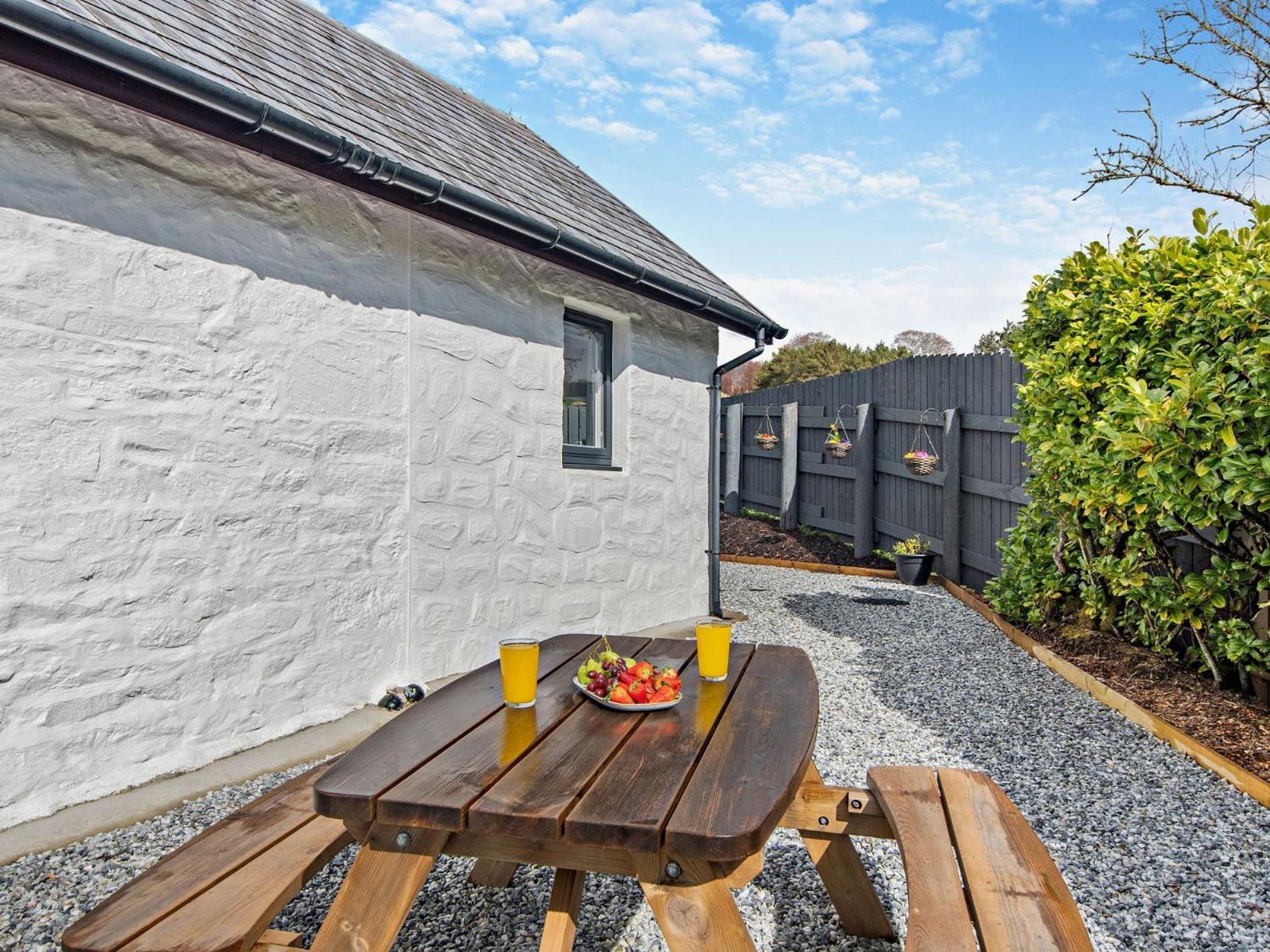 2 Bed In 93232 Oban