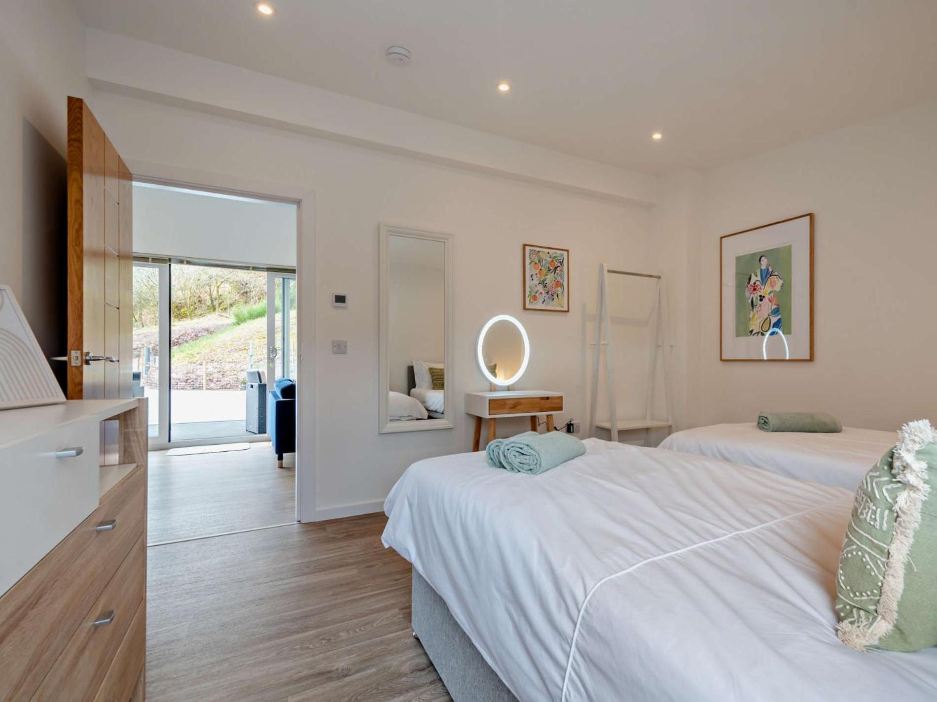 2 Bed In 94035 Oban