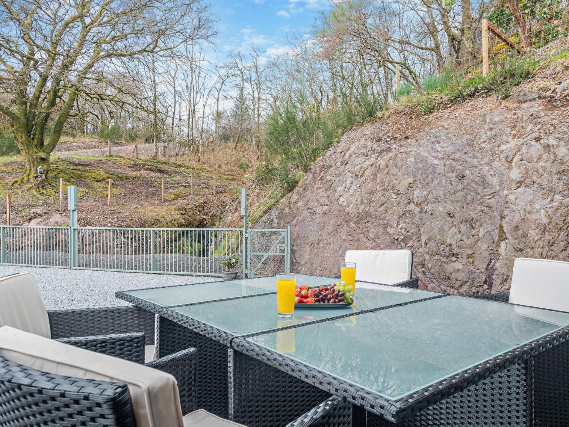 2 Bed In 94035 Oban