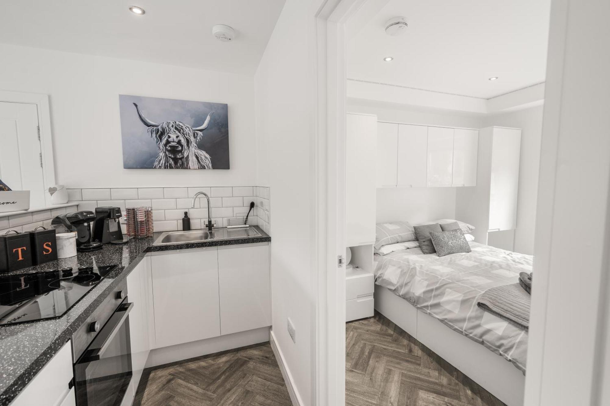 Beautiful 1 Bedroom With Private Patio And Free Parking Apartment Oban