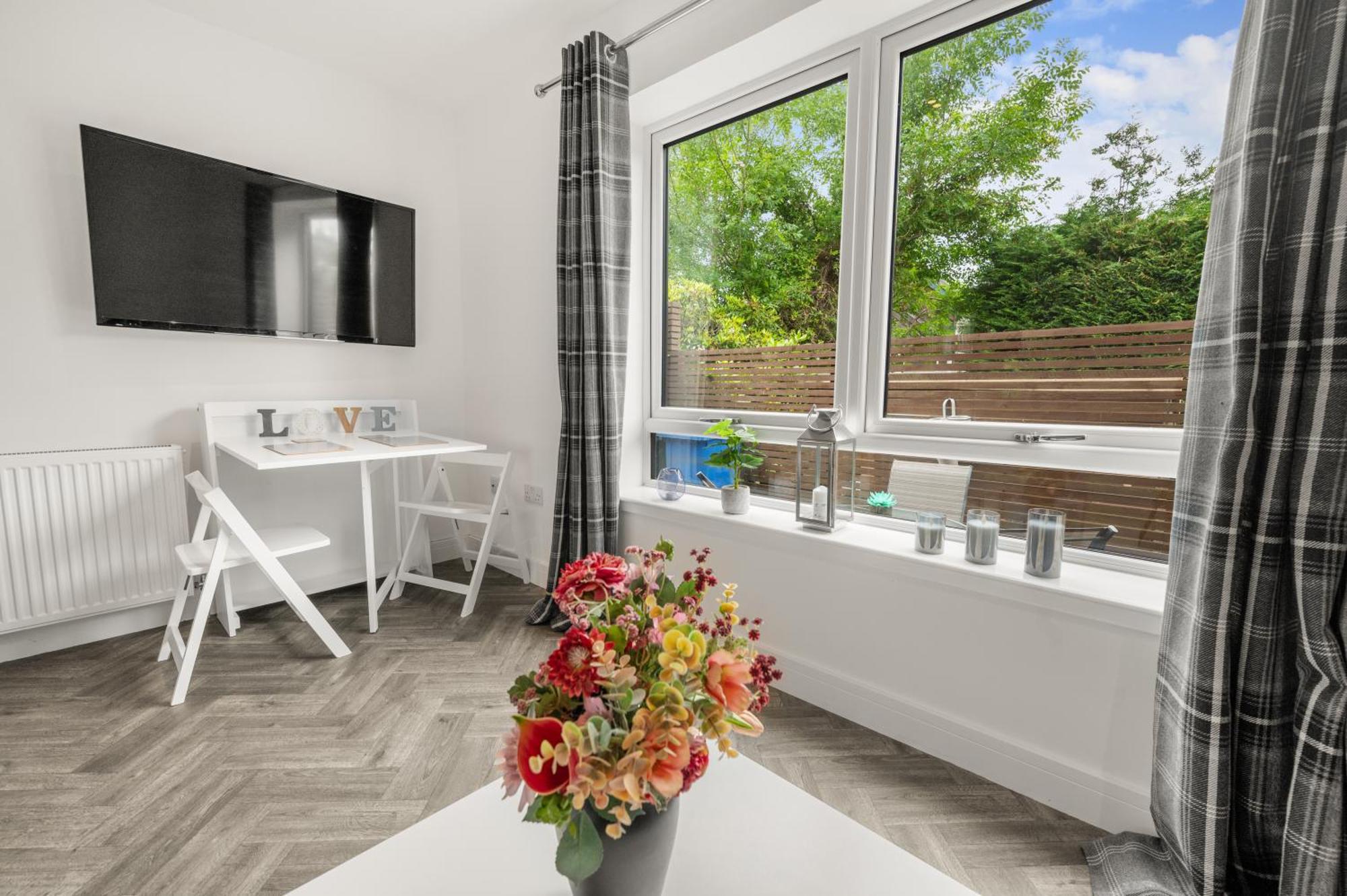 Beautiful 1 Bedroom With Private Patio And Free Parking