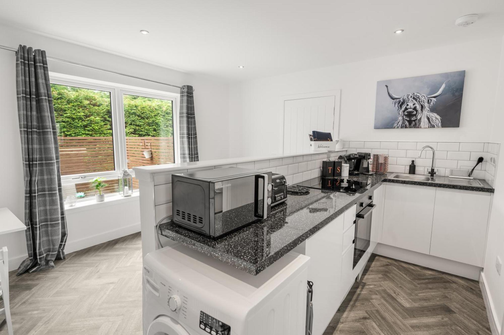 Apartment Beautiful 1 Bedroom With Private Patio And Free Parking *
