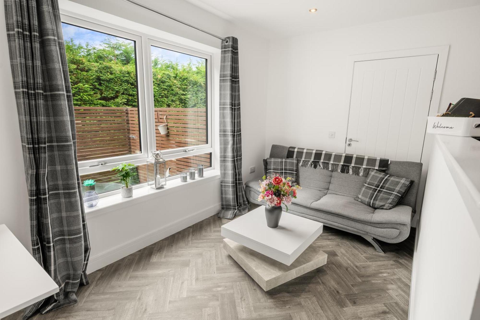 Beautiful 1 Bedroom With Private Patio And Free Parking